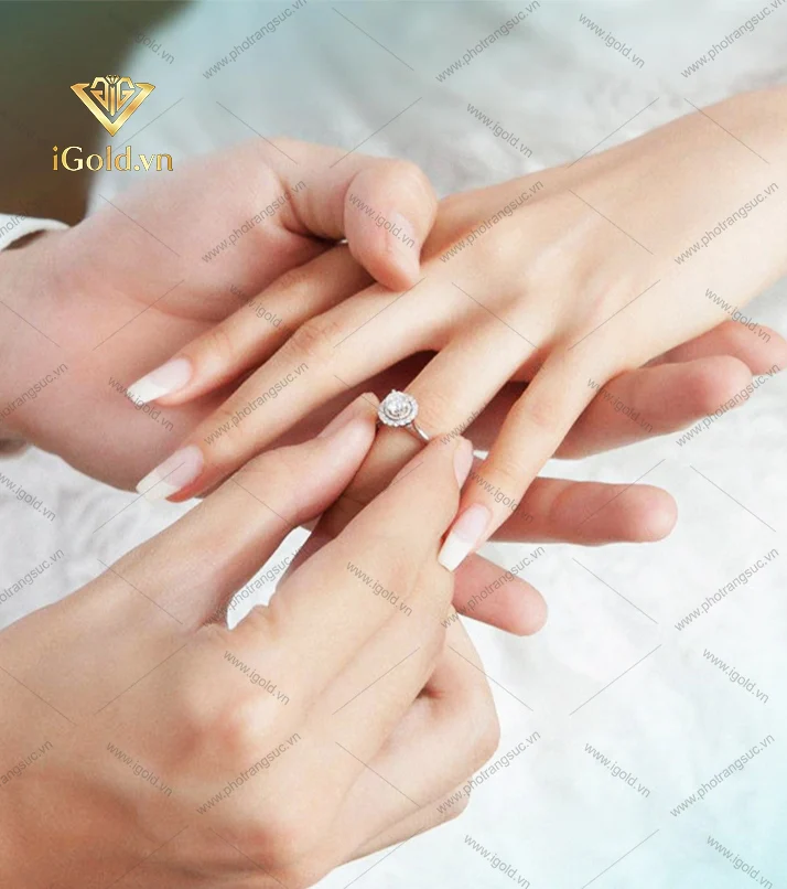 nhẫn đính hôn Lab-Grown