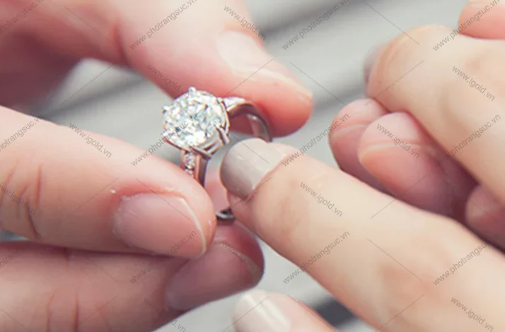 Nhẫn đính hôn Lab-Grown: Lựa chọn bền vững, hoàn hảo
